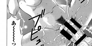 【エロ漫画】夏休みのプール開放日、水着だと超目立つデカチンポを女子に弄ばれる男子…手コキや素股、顔面騎乗位でじらされて生ハメ中出し逆レイプされちゃう【にったじゅん：夏体験物語１３】